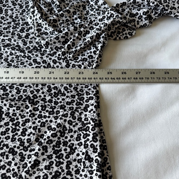 Adrianna Papell 3/4 Sleeve Floral Popover Blouse Black & White‎ Size 2X Office - Picture 8 of 13